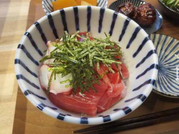 まぐろとタコ丼