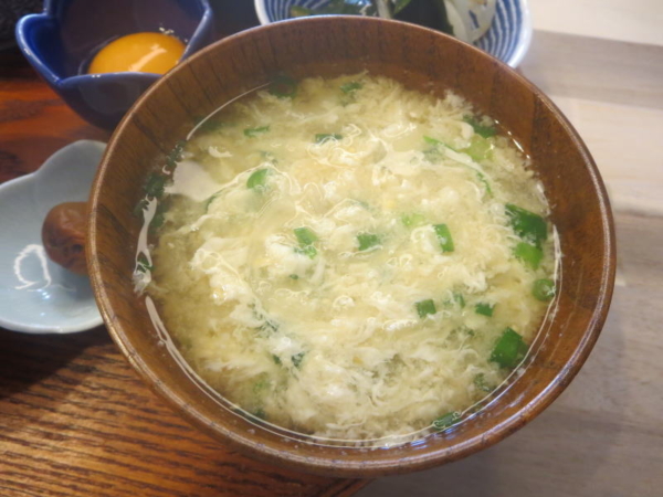 味噌汁(玉ねぎ、卵白、小葱)