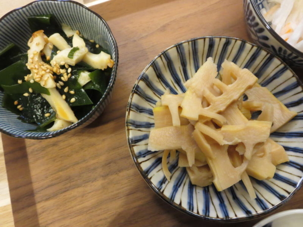 ちくわとわかめの和え物、たけのこ煮