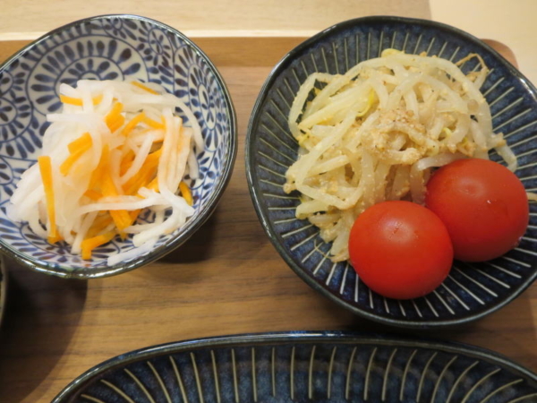 なます、もやしのごま和え
