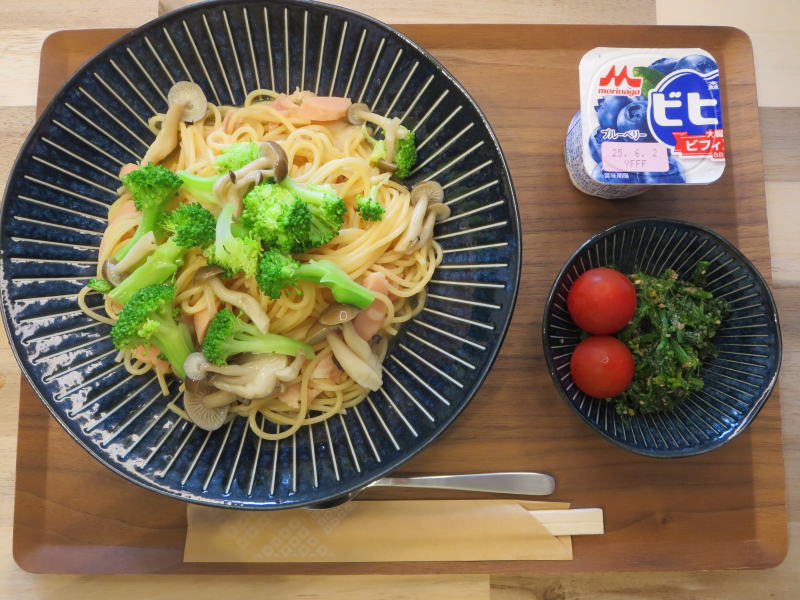 うま辛ペペロンチーノ(パスタキューブ)の献立