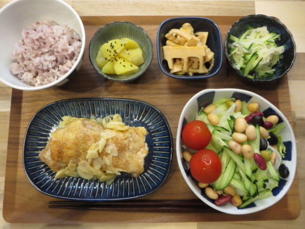チキンのガーリックステーキの献立