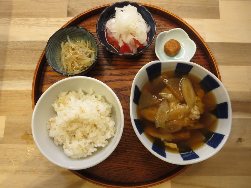 落としたまご煮の献立