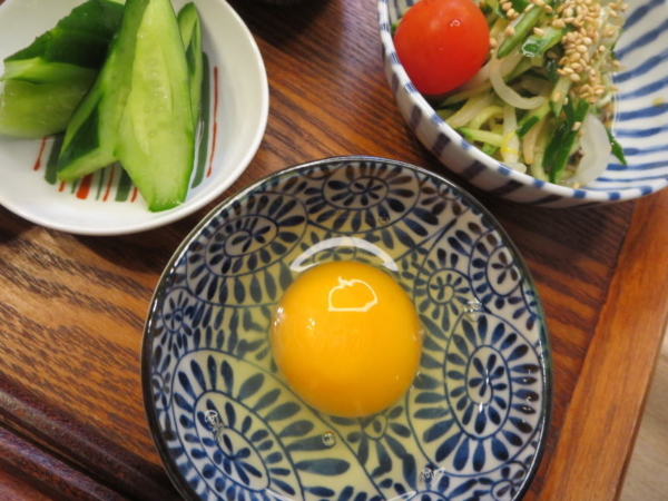 たまご、きゅうりの浅漬け、もやしときゅうりの和え物