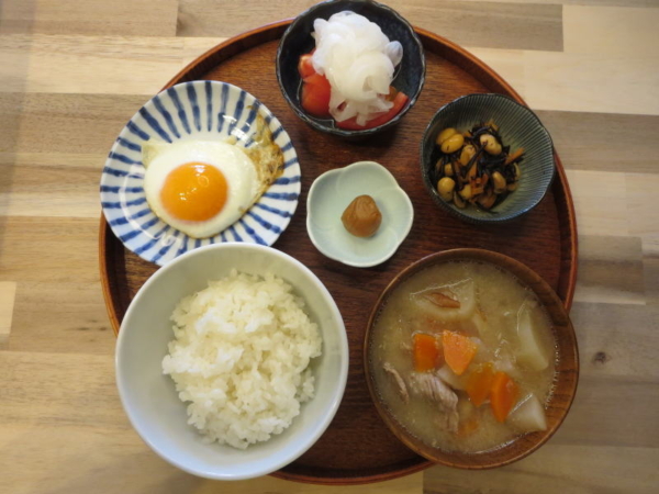 目玉焼きの献立