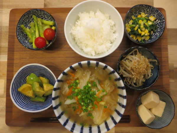 スープエビ餃子の献立