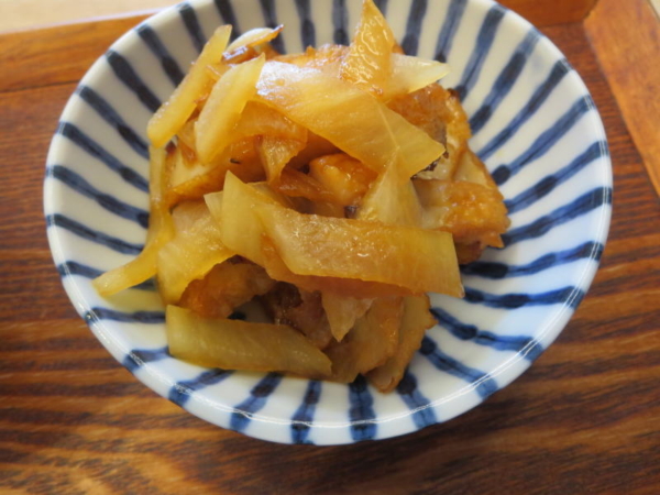 大根とさつま揚げ(タコ)の炒め物