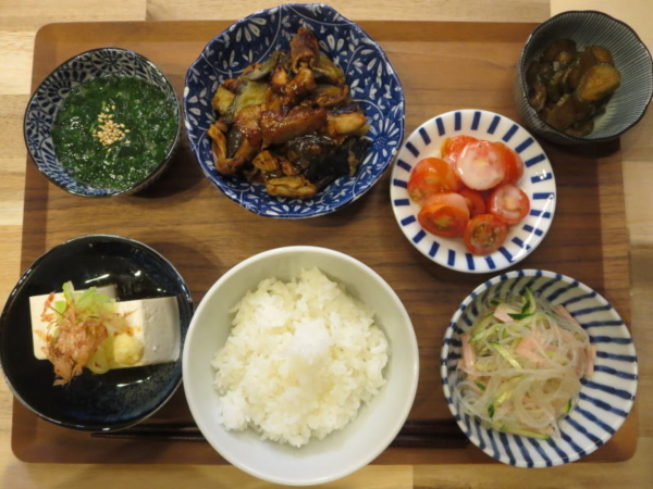 ホルモン焼き(ナス入り)の献立