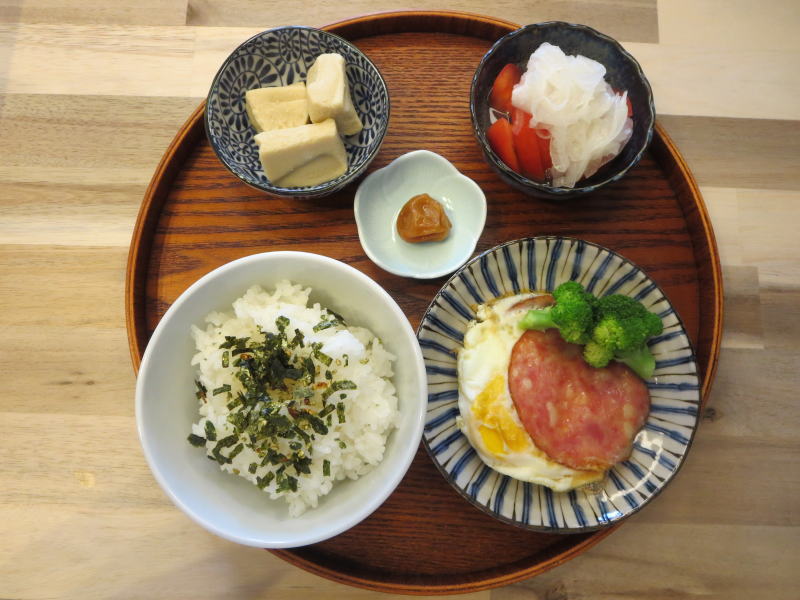 シャウスライスのたまご挟み焼きの献立