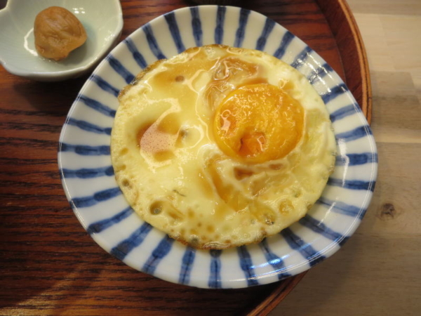 目玉焼きの両面バターしょう油焼き