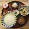 お粥と豆腐とニラの炒め物の献立