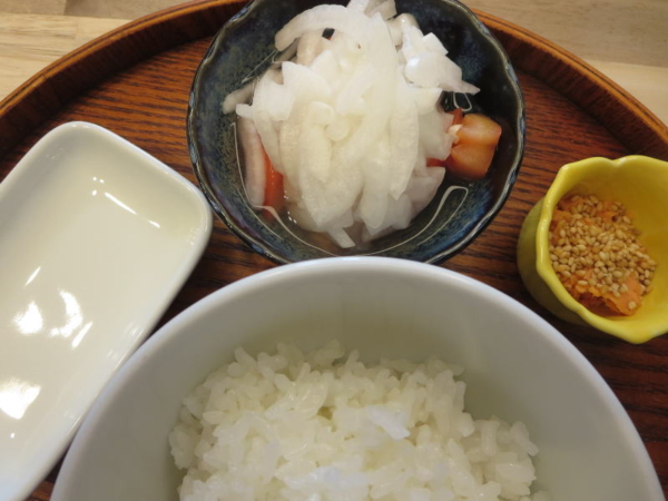 味のり、トマトの酢玉ねぎのせ、鮭フレーク