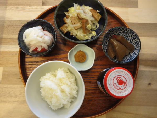 野菜炒め(マルシンハンバーグ入り)の献立