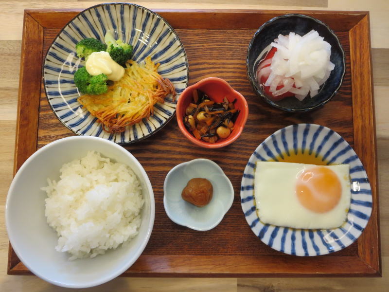 目玉焼きの献立