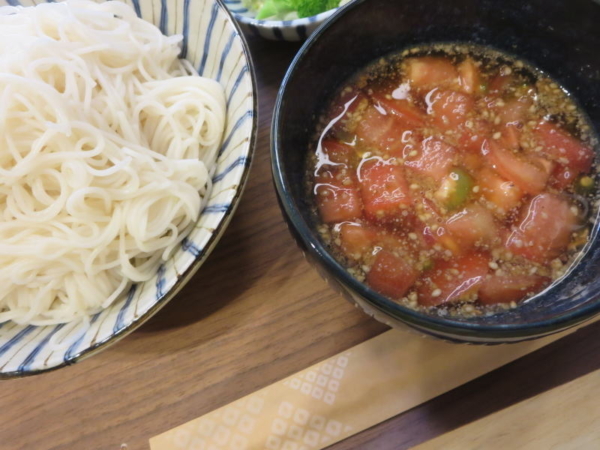 トマトそうめん