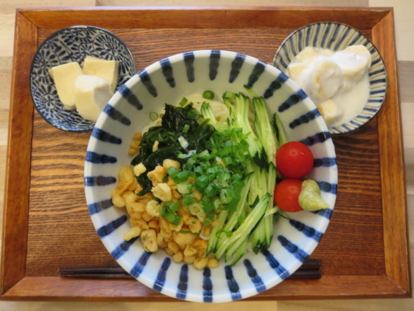 冷したぬきうどんの献立