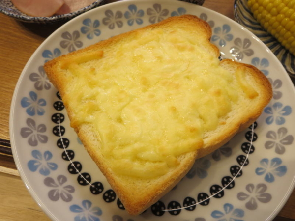 チーズトースト