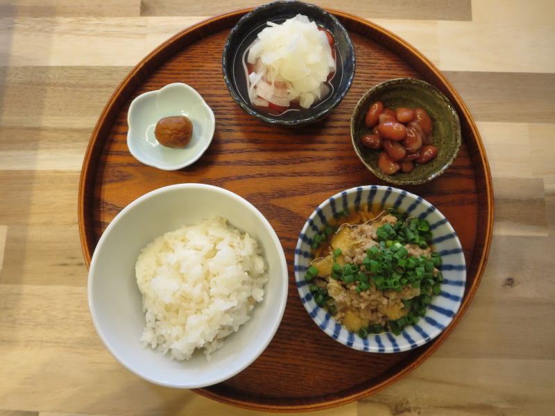 油揚げとひき肉煮の献立
