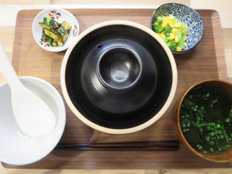 釜めし(鶏ごぼう)の献立