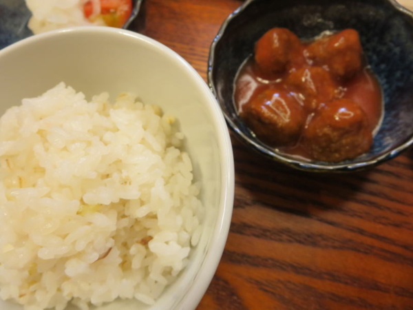 もち麦入りごはん、ミートボール
