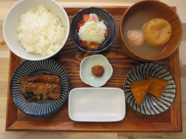 いわしのかば焼き缶の献立