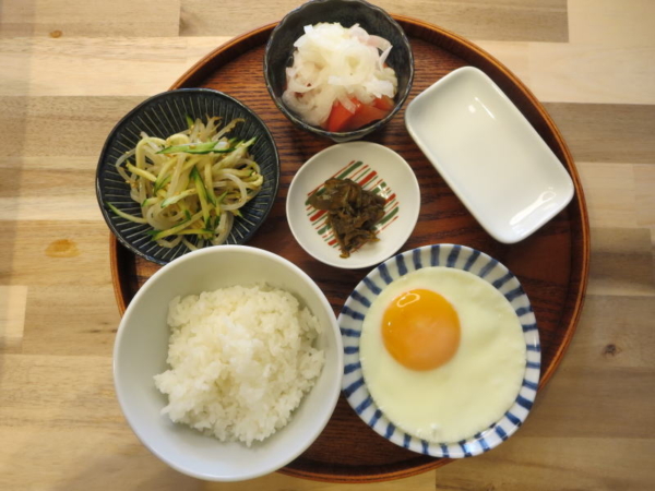 目玉焼きの献立