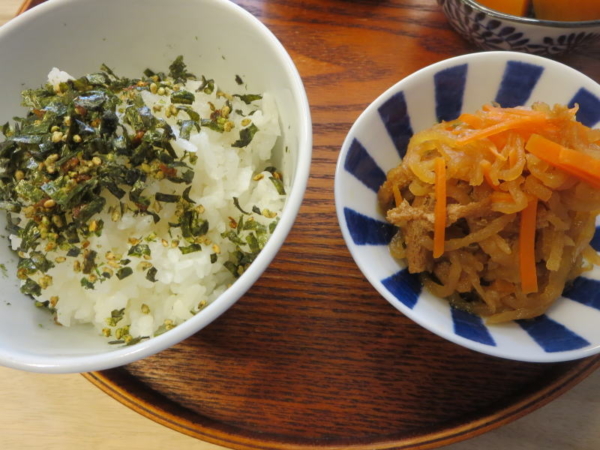 ふりかけごはん、切干大根煮