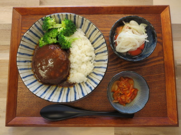 ハンバーグカレーの献立
