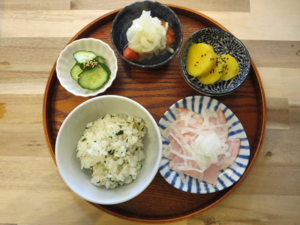 おむすび山(青菜)ごはんの献立