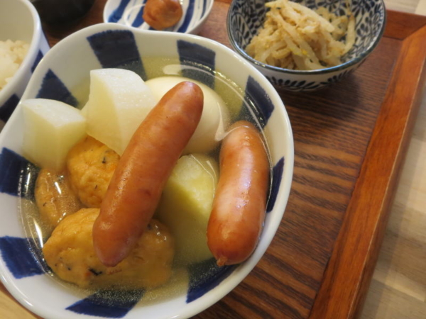 おでん、もやしのごま和え