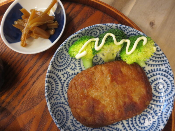 マルシンハンバーグ、にらねっこ