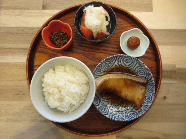 ぶりの照り焼きの献立