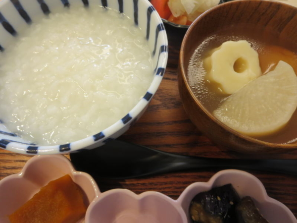 白粥、汁物代わりのおでん
