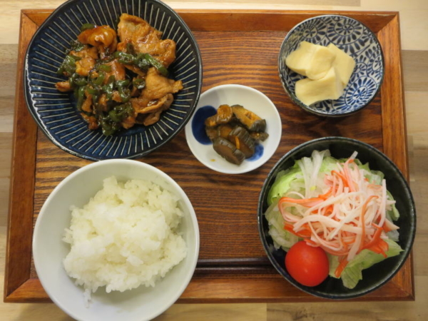 豚肉とピーマン炒めの献立