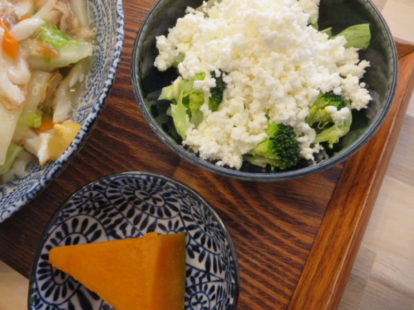 カッテージチーズサラダ、かぼちゃ煮