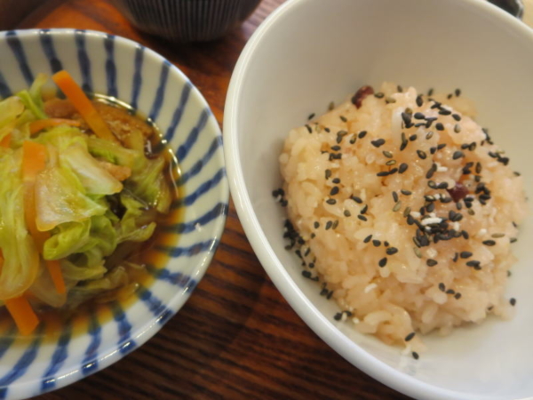 お赤飯、煮浸し