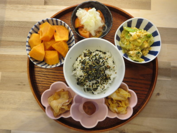 チンゲン菜とたまごの中華炒めの献立