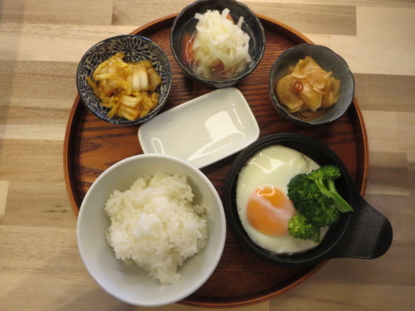 目玉焼きの献立