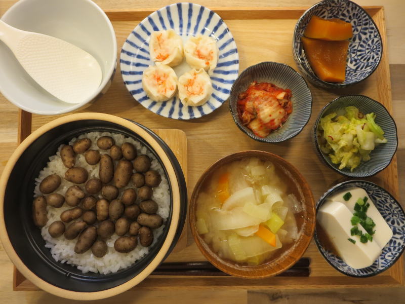 かまっこでむかごごはんの献立