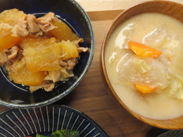 豚肉と大根煮、粕汁