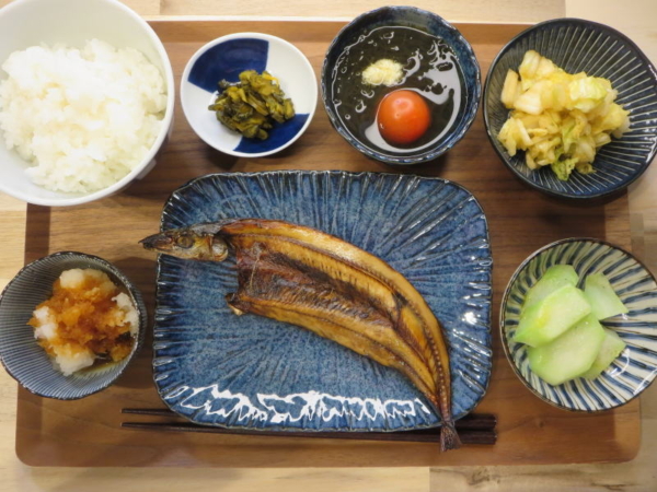 焼魚(さんまの開き)の献立