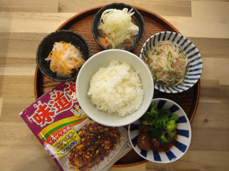 イシイのミートボールの献立