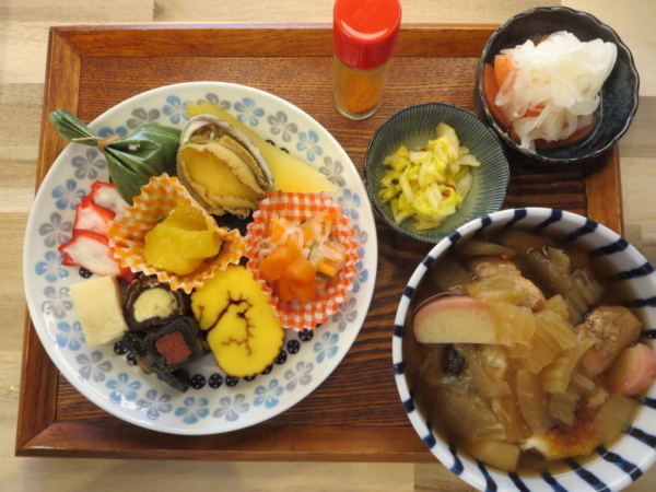 2日続けて…お雑煮とおせちの献立