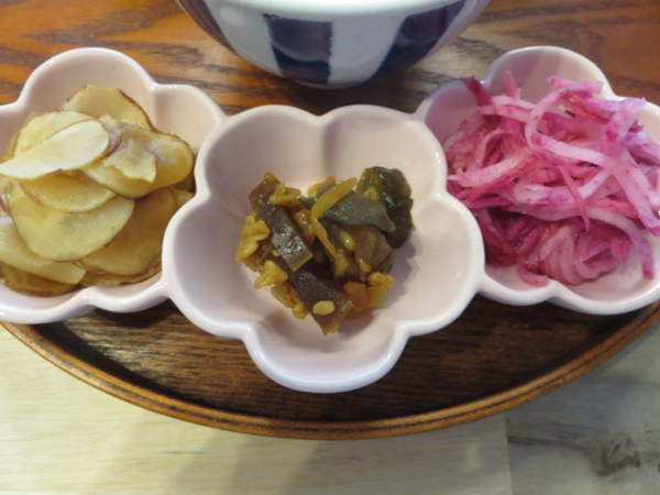 菊芋の甘酢醤油漬け、漬物、赤大根の甘酢漬け