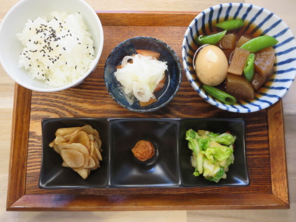 大根とたまごの煮物の献立