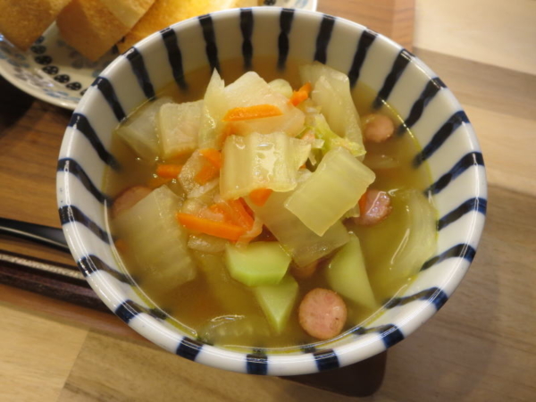 白菜のコンソメスープ