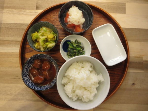 イシイのミートボールの献立