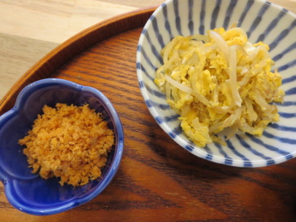 鮭フレーク、もやしとたまごの中華風