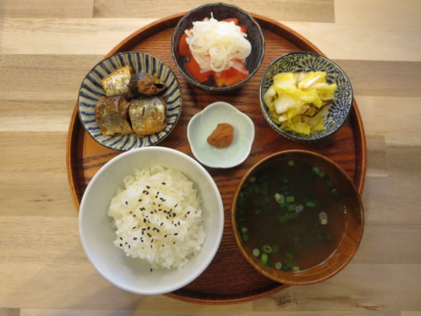 いわしの味付缶の献立