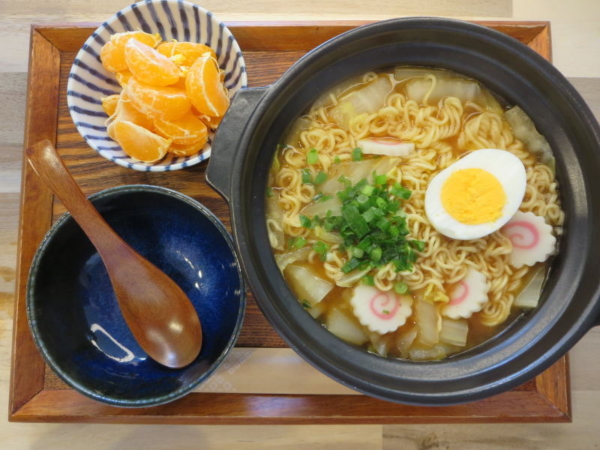 サッポロ一番みそラーメン(バター風味)の献立
